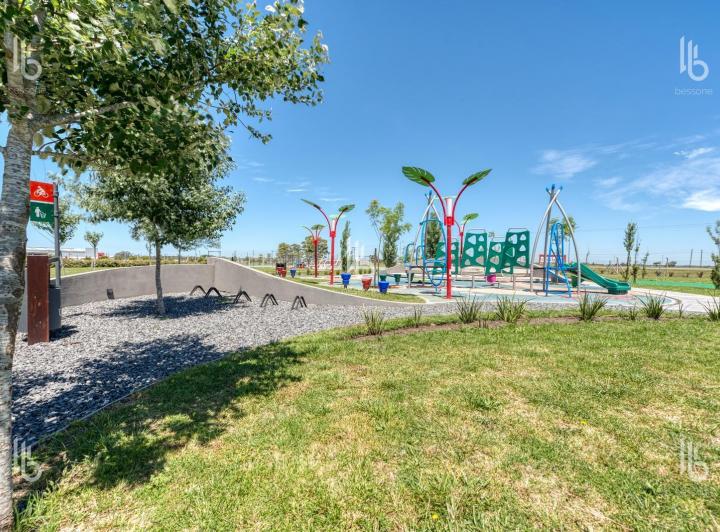 Terreno · 760m² · 1 Ambiente · 1 Cochera