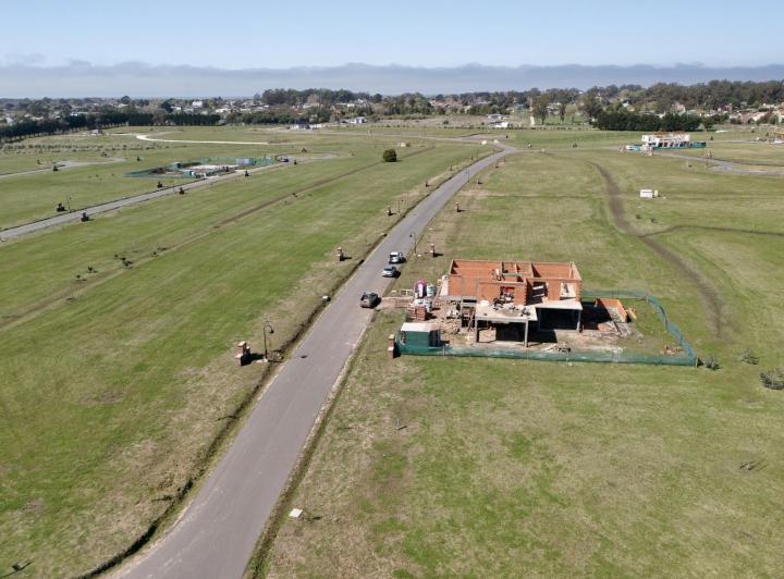 Terreno · 606m²