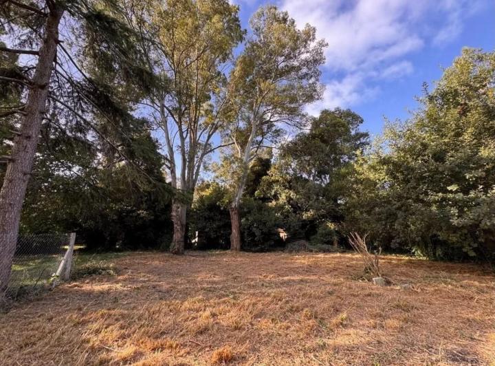 Terreno · 600m²