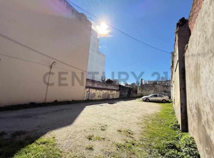 Terreno · 284m²