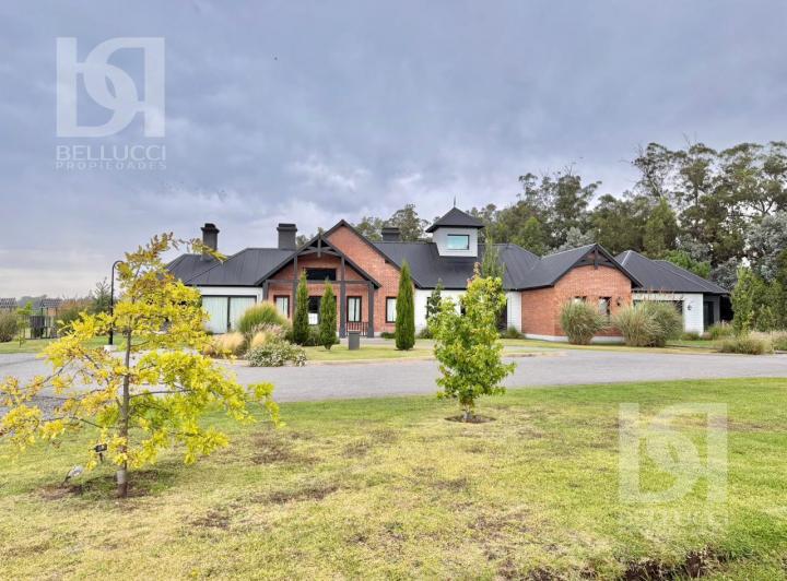 Terreno · 782m²