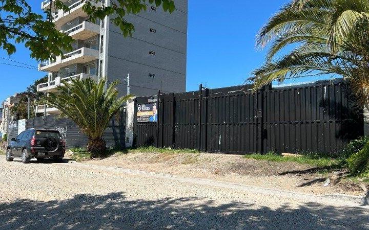 Terreno · 650m² · 4 Cocheras