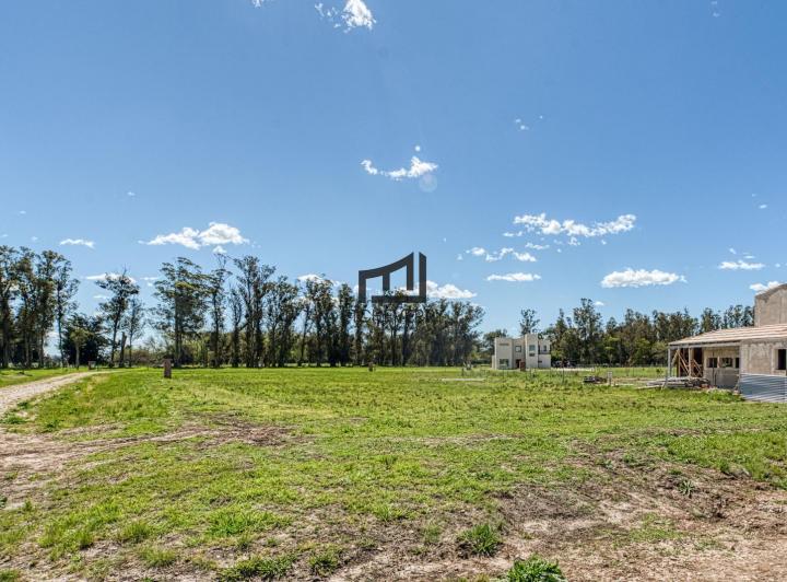 Terreno · 830m²