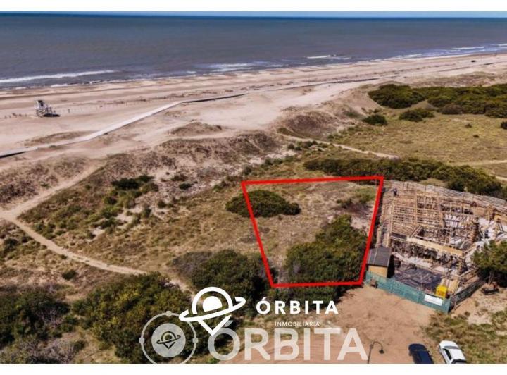 Terreno · 944m²