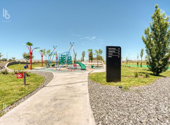 Terreno · 774m² · 1 Ambiente · 1 Cochera