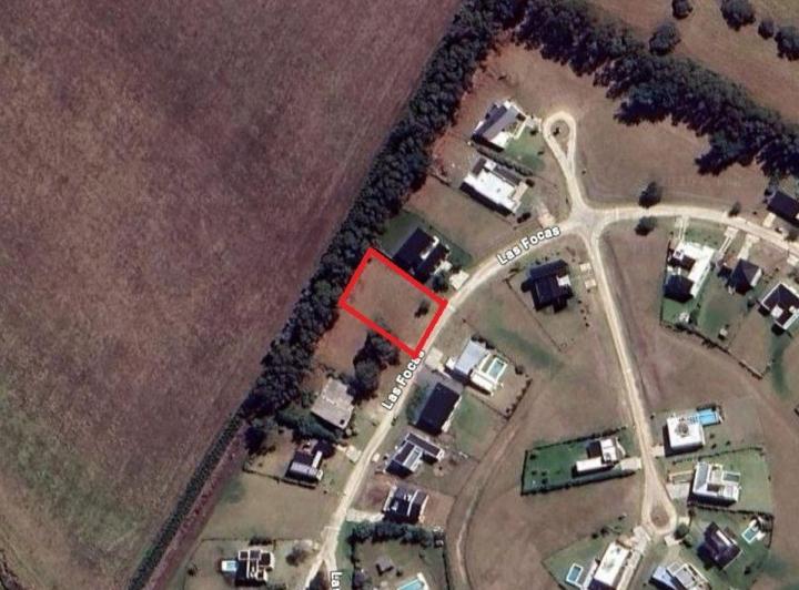 Terreno · 858m²