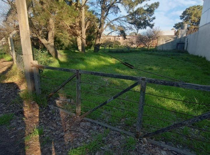 Terreno · 910m²