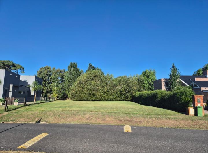Terreno · 753m²