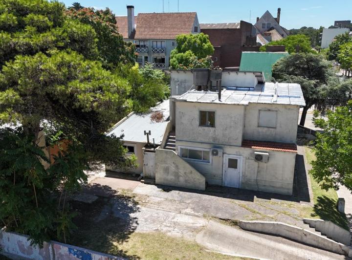 Terreno · 837m²