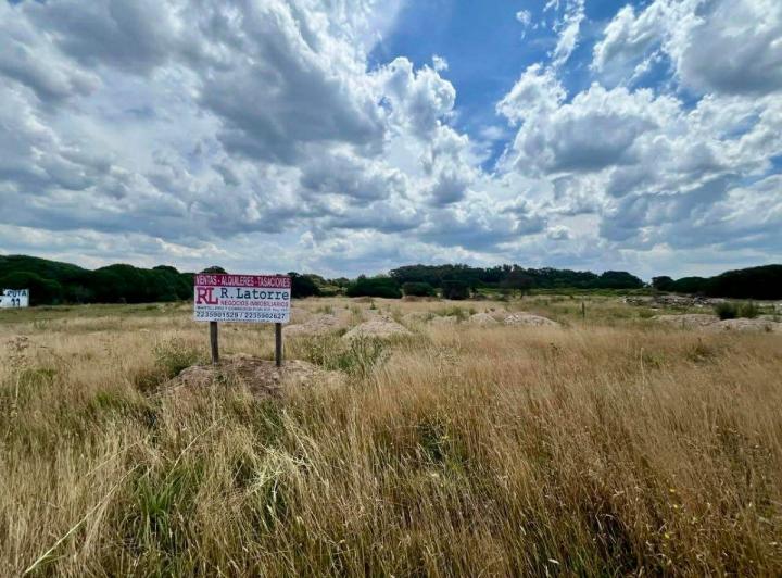 Terreno · 2300m²