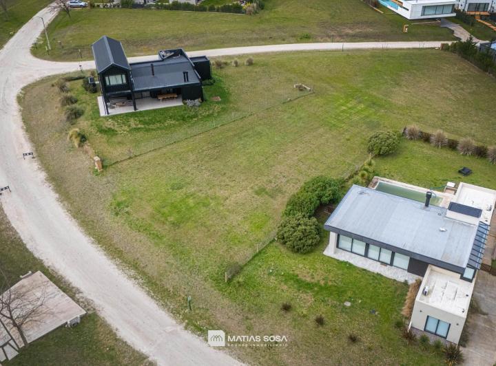 Terreno · 866m²