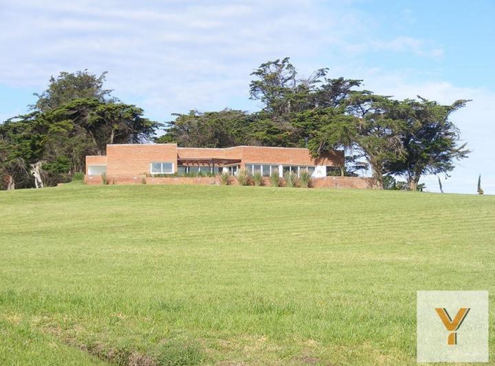 Terreno · 876m²