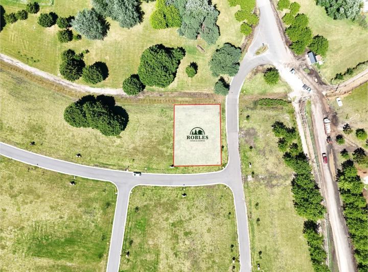 Terreno · 718m²