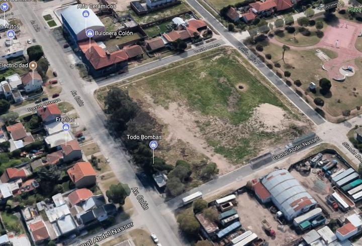 Terreno · 303m²