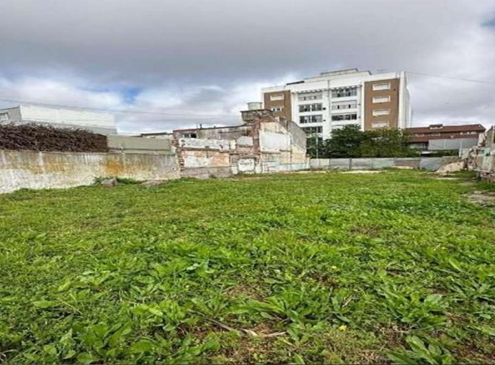 Terreno · 409m²