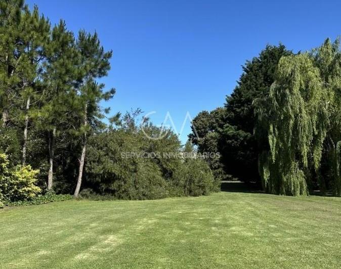 Terreno · 1352m²