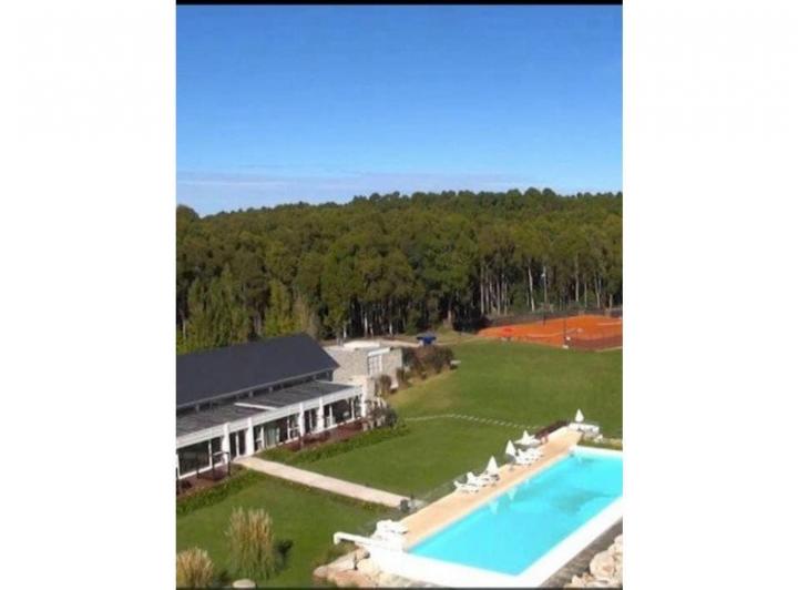 Terreno · 873m²