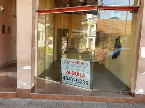 Excelente local, 30mt de alvear, 3 x 10