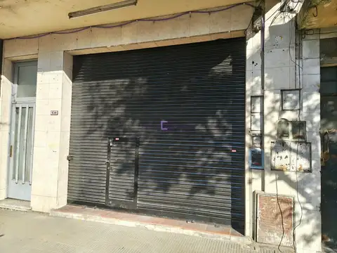 Local de 50 m² ubicado en avenida juan manuel de rosas