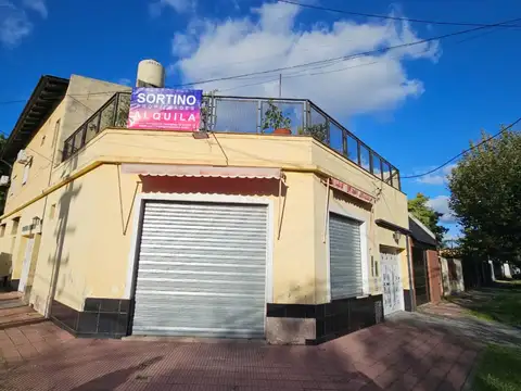 Local en esquina gallo