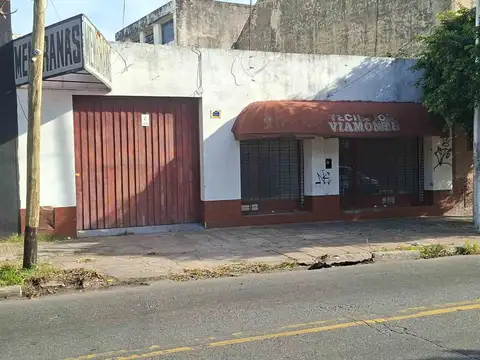 Locales comerciales y depósito en av. viamonte