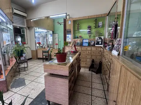 Venta local  en wilde en esquina mitre 5500