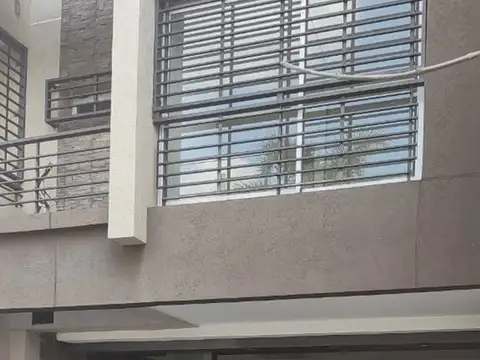 Cochera  en  venta en lanus oeste