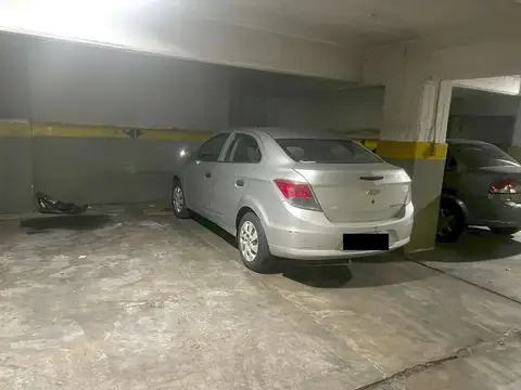 En venta cochera florida a metros de maipú uf18