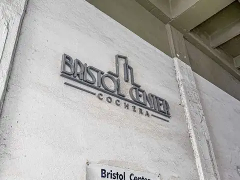 Venta cochera en bristol center zona centro