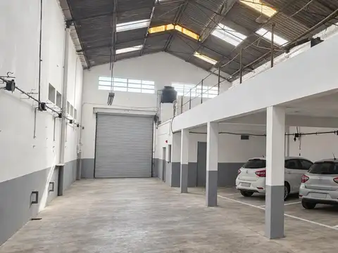 Alquiler excelente deposito en villa dominico
