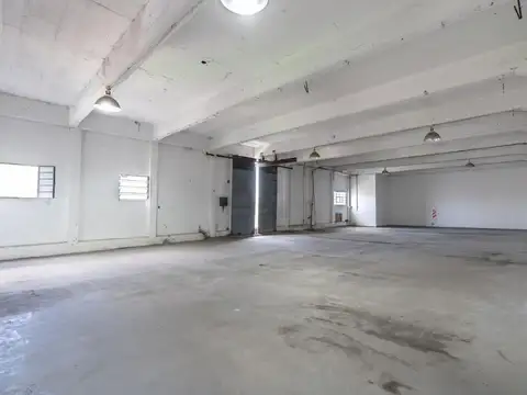 Depósito de 1.185 m2 dentro de parque industrial multipropósito
