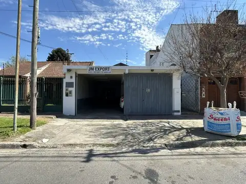 Galpón / deposito de 200m2 aprox.