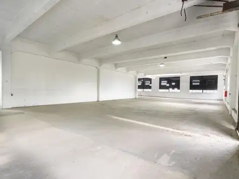 Depósito de 1.185 m2 dentro de parque industrial multipropósito