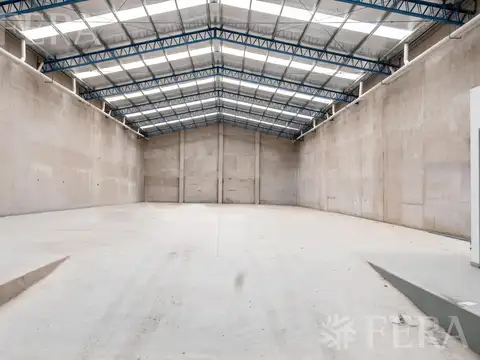 Alquiler de galpón a estrenar de 809 m² con oficina y vestuarios en sarandí