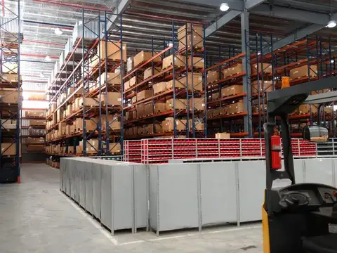Alquiler depósito logistico 2068m2 en garin