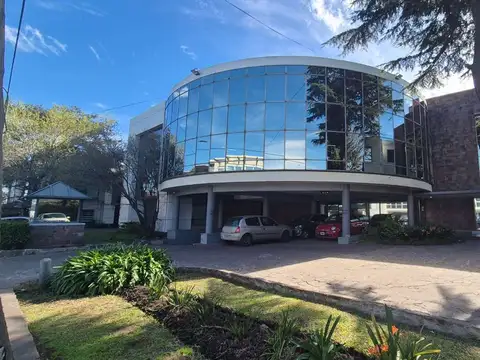 Oficina en alquiler con cochera en san isidro