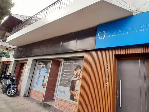 Olivos - impecable oficina con 4 privados y balcón terraza al frente!