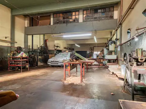 Galpón en venta con fuerza motríz y oficinas, gerli, lanús este