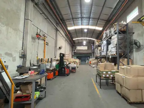 Venta galpon industrial 400m cubiertos en caseros