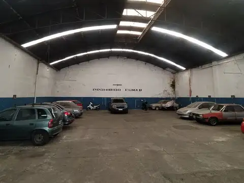 Estacionamiento 40 cocheras + 2 deptos oportunidad