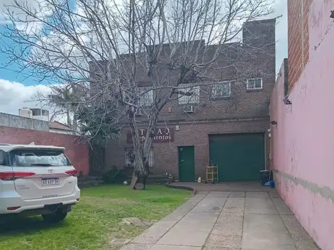 Galpón / depósito con oficinas en olivos – venta y alquiler