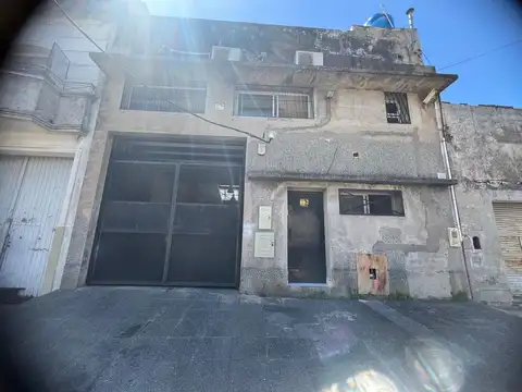 Galpon en venta con oficinas en avellaneda