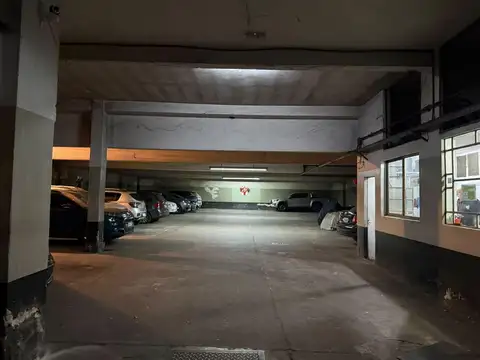 Estacionamiento de 1360 m2