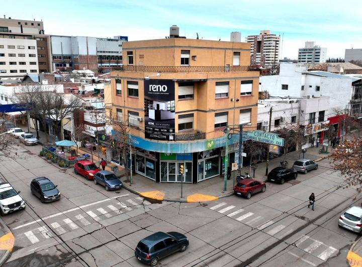 Edificio · 878m²