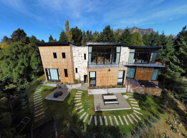 Casa · 394m² · 4 Ambientes · 1 Cochera