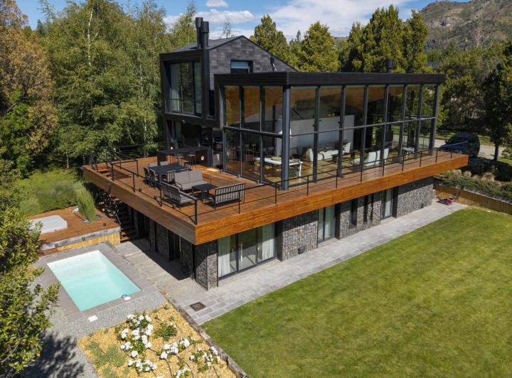 Casa · 500m² · 6 Ambientes · 4 Cocheras