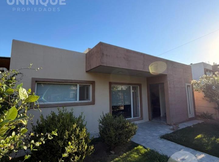 Casa · 454m² · 5 Ambientes · 1 Cochera