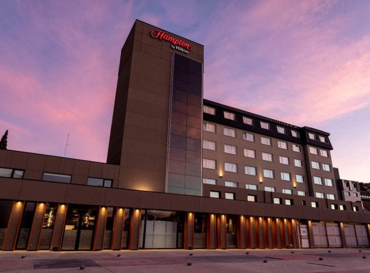 Hotel · 4032m²
