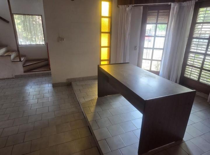 Casa · 167m² · 6 Ambientes · 2 Cocheras