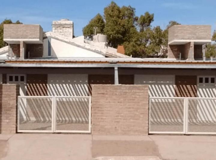 Hotel · 202m² · 13 Ambientes · 4 Cocheras